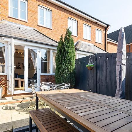 Modern And Spacious Home From Home 1 Mile From M1 - With Netflix, Prime Video, Ps5, Free Parking, Superfast Wifi, Bbq - Sleeps 11 - By Brightleap Apartments Milton Keynes Zewnętrze zdjęcie
