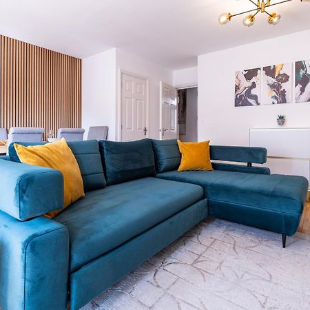 Modern And Spacious Home From Home 1 Mile From M1 - With Netflix, Prime Video, Ps5, Free Parking, Superfast Wifi, Bbq - Sleeps 11 - By Brightleap Apartments Milton Keynes Zewnętrze zdjęcie
