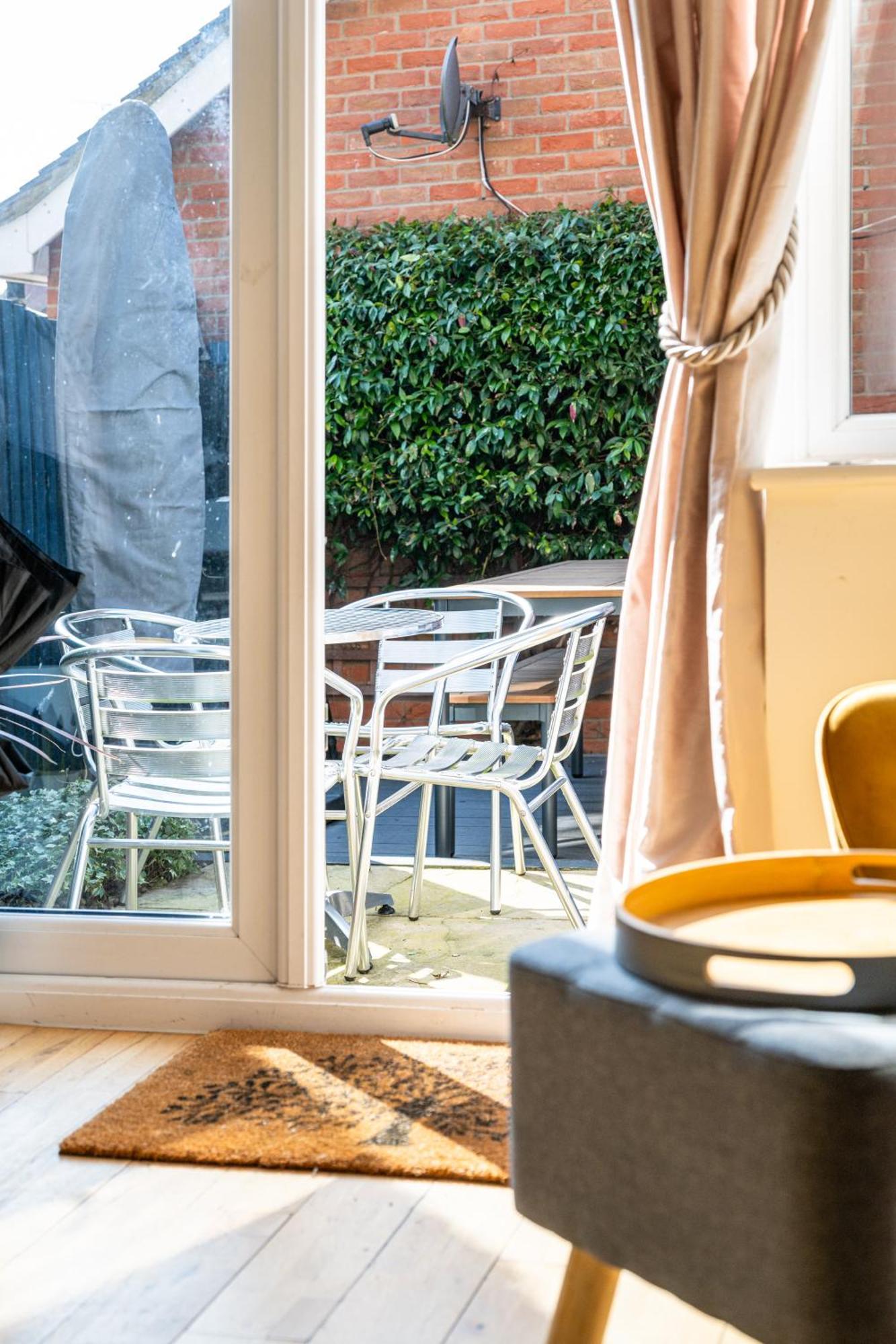 Modern And Spacious Home From Home 1 Mile From M1 - With Netflix, Prime Video, Ps5, Free Parking, Superfast Wifi, Bbq - Sleeps 11 - By Brightleap Apartments Milton Keynes Zewnętrze zdjęcie