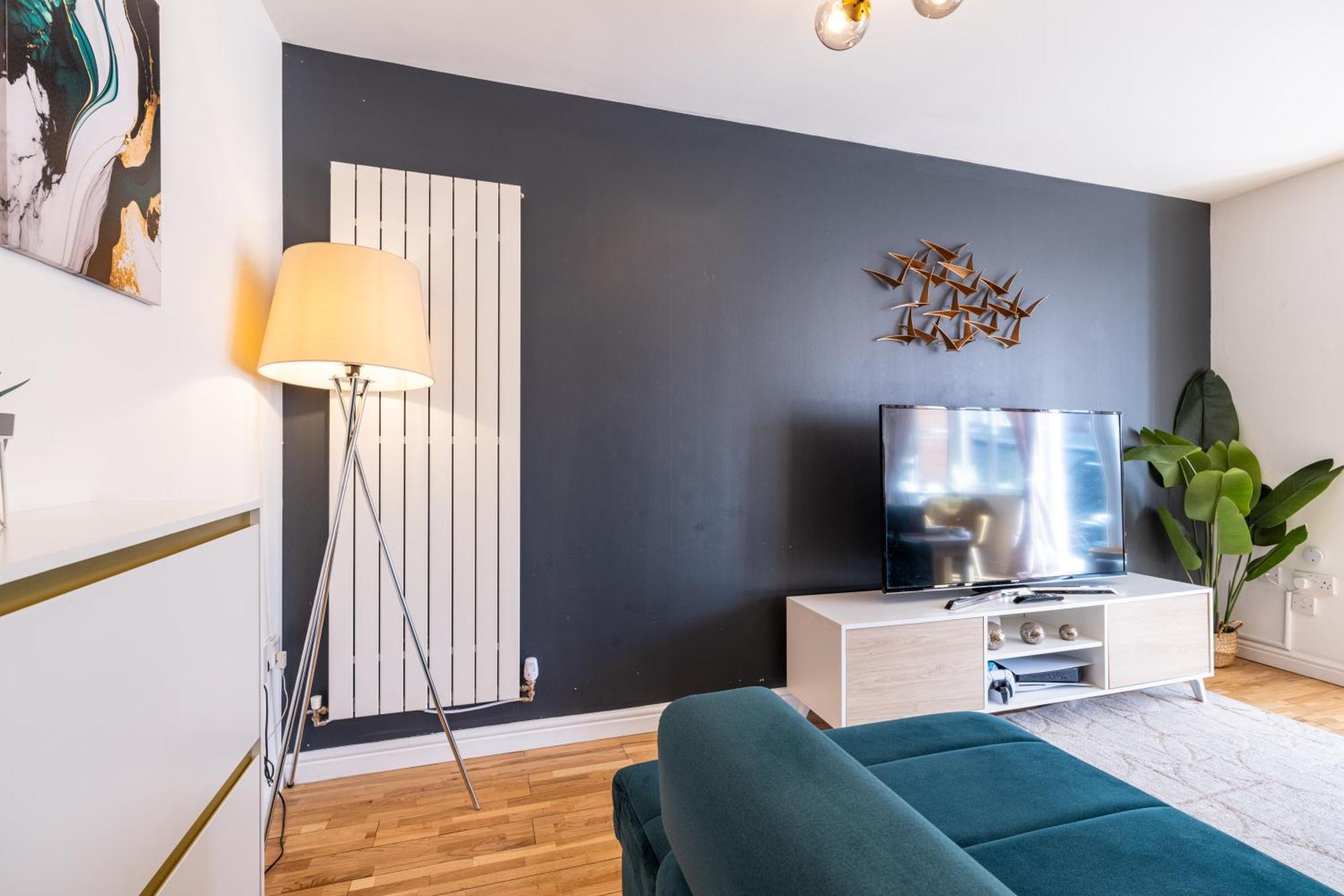 Modern And Spacious Home From Home 1 Mile From M1 - With Netflix, Prime Video, Ps5, Free Parking, Superfast Wifi, Bbq - Sleeps 11 - By Brightleap Apartments Milton Keynes Zewnętrze zdjęcie
