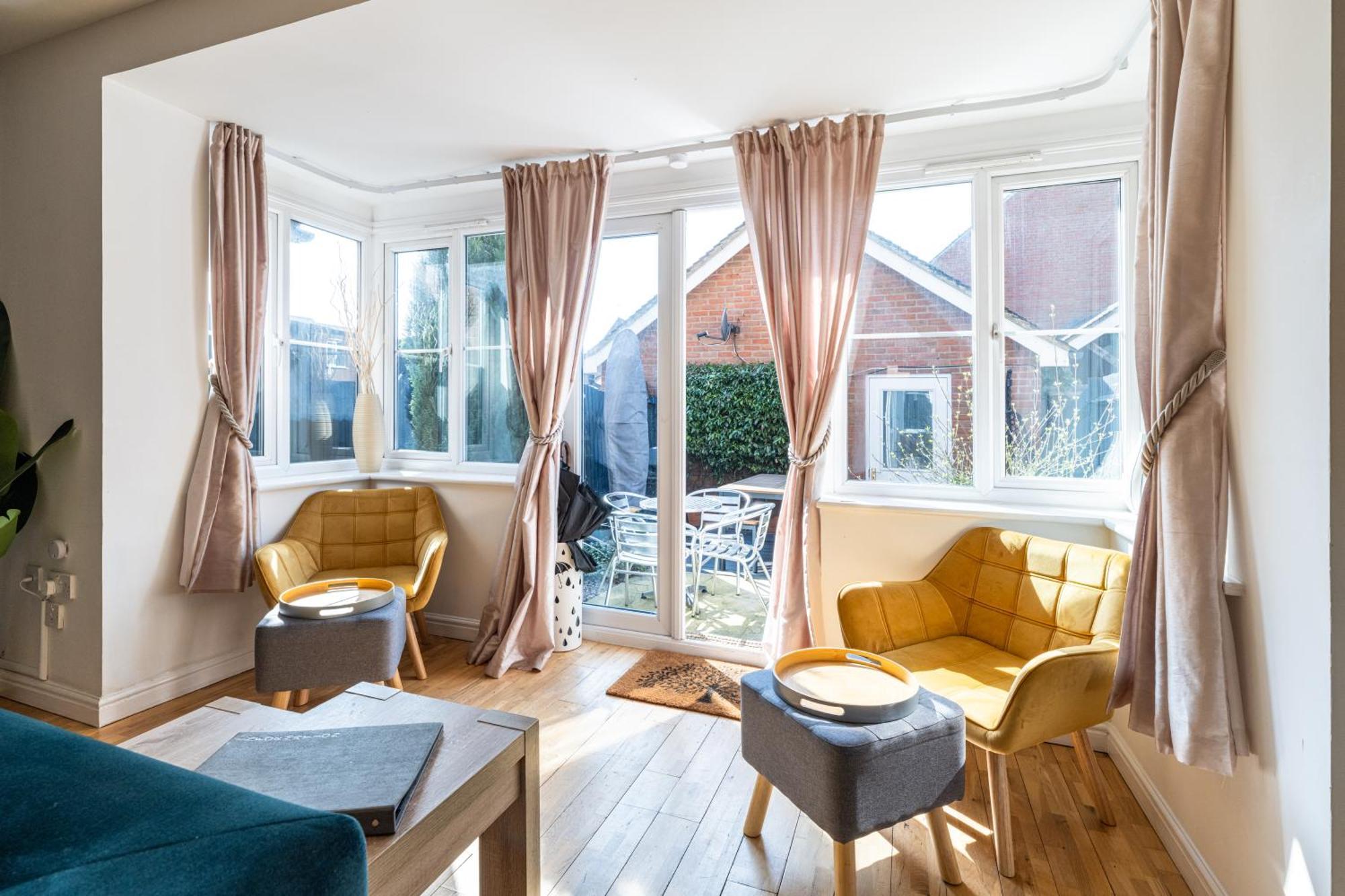 Modern And Spacious Home From Home 1 Mile From M1 - With Netflix, Prime Video, Ps5, Free Parking, Superfast Wifi, Bbq - Sleeps 11 - By Brightleap Apartments Milton Keynes Zewnętrze zdjęcie