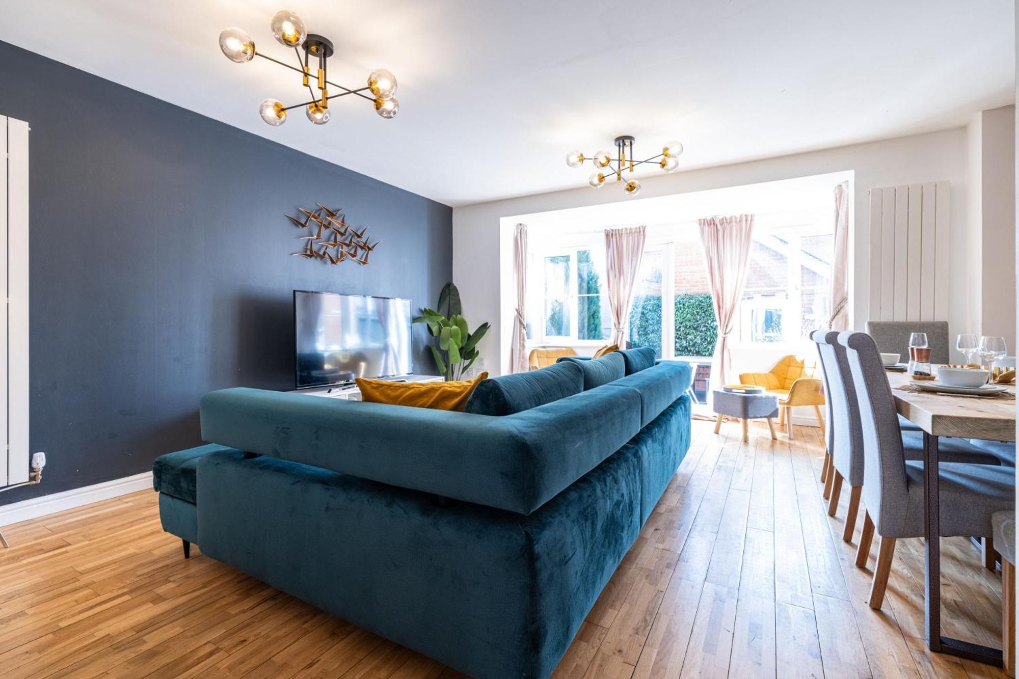 Modern And Spacious Home From Home 1 Mile From M1 - With Netflix, Prime Video, Ps5, Free Parking, Superfast Wifi, Bbq - Sleeps 11 - By Brightleap Apartments Milton Keynes Zewnętrze zdjęcie