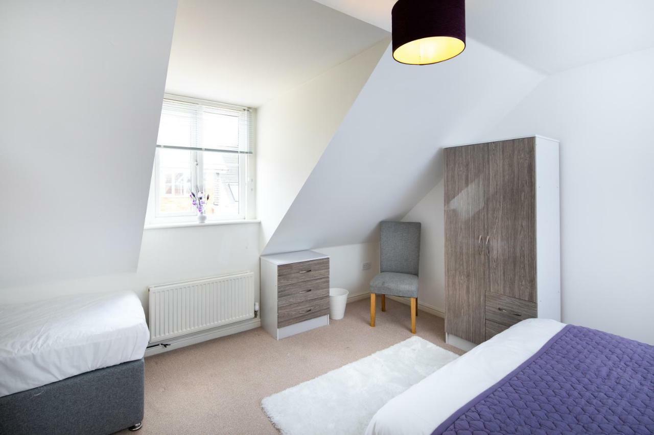 Modern And Spacious Home From Home 1 Mile From M1 - With Netflix, Prime Video, Ps5, Free Parking, Superfast Wifi, Bbq - Sleeps 11 - By Brightleap Apartments Milton Keynes Zewnętrze zdjęcie