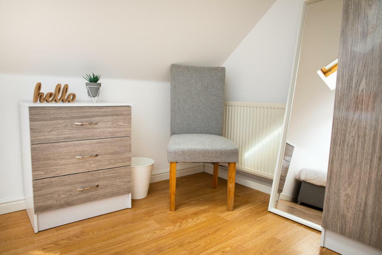 Modern And Spacious Home From Home 1 Mile From M1 - With Netflix, Prime Video, Ps5, Free Parking, Superfast Wifi, Bbq - Sleeps 11 - By Brightleap Apartments Milton Keynes Zewnętrze zdjęcie