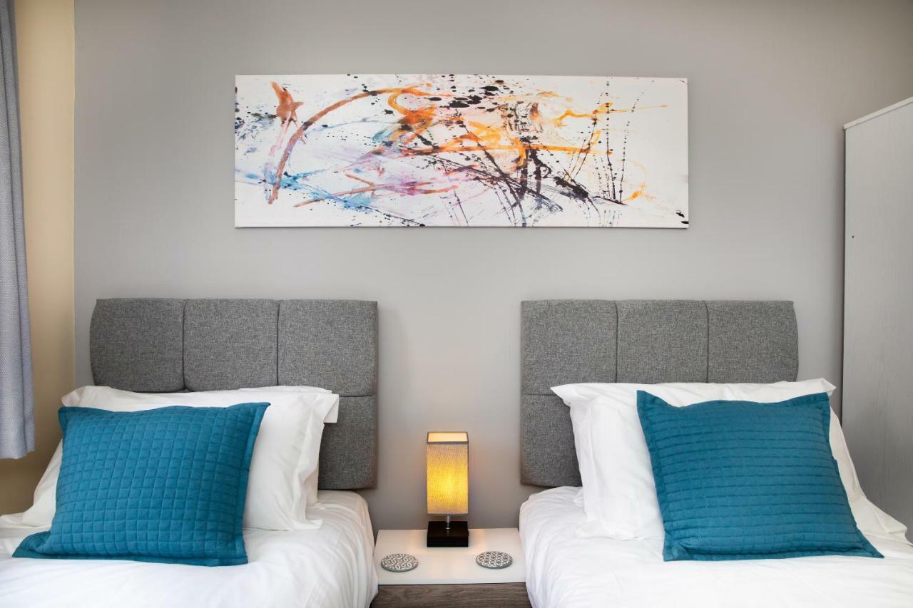 Modern And Spacious Home From Home 1 Mile From M1 - With Netflix, Prime Video, Ps5, Free Parking, Superfast Wifi, Bbq - Sleeps 11 - By Brightleap Apartments Milton Keynes Zewnętrze zdjęcie